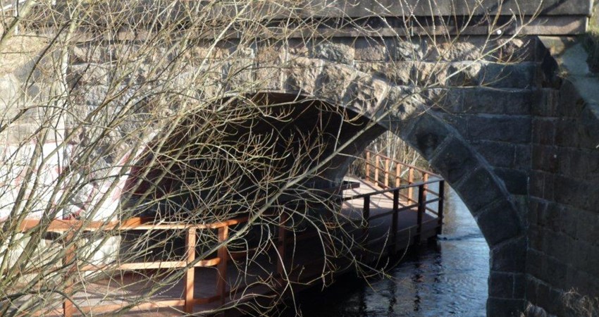 Broen under jernbanen.jpg